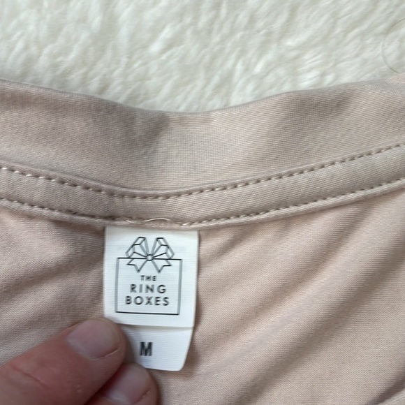 Fianceè The‎ Ring Box Tee - Picture 4 of 4